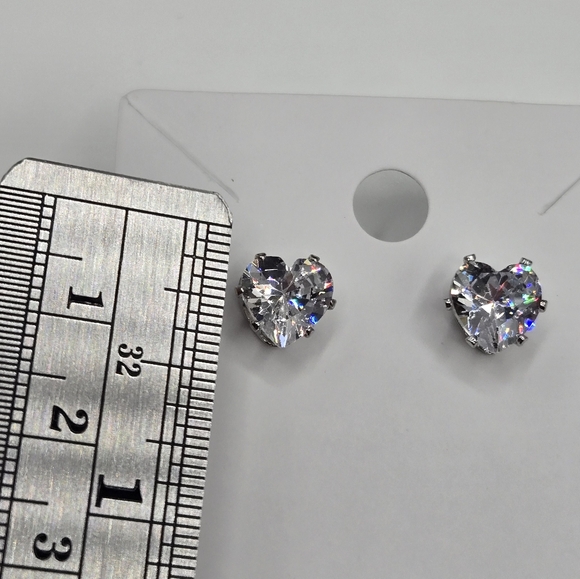 Crystal Heart Stud Earrings Made w Swarovski Crystals Silver Overlay - Picture 4 of 4